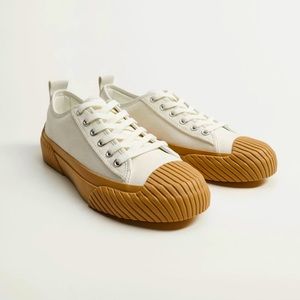 NWT Organic cotton sneakers size 8/8.5